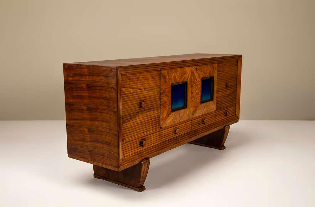 Credenza_attributed_to_Pier_Luigi_Colli_in_Indian_Rosewood_and_Burlwood,_Italy_1940s