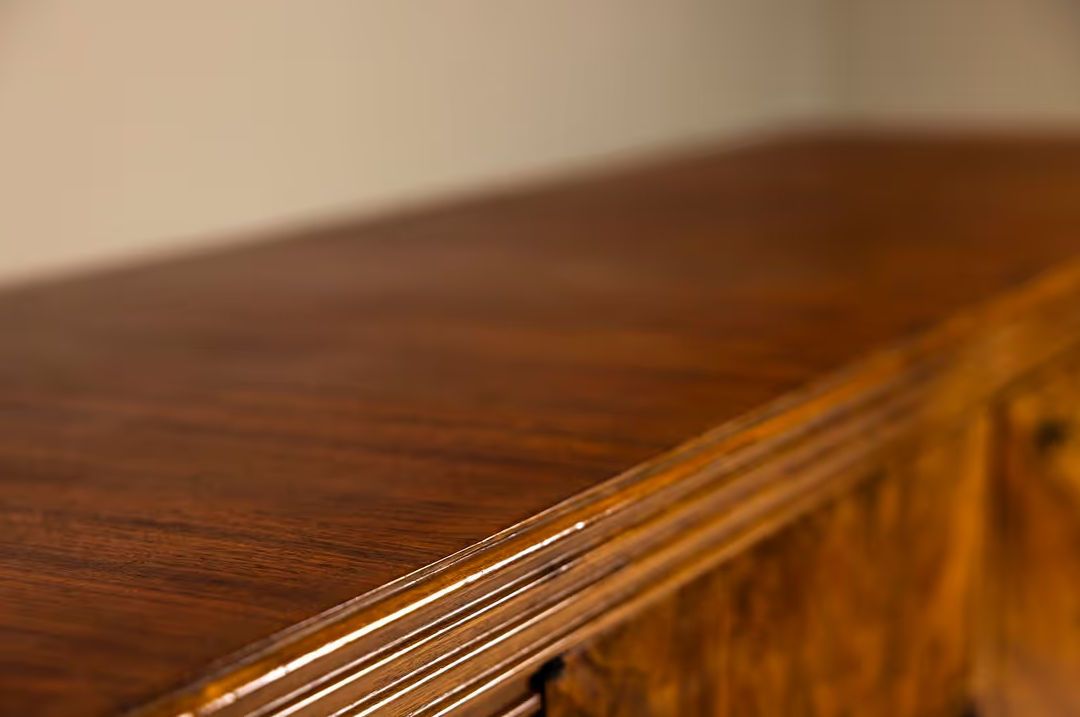Credenza_attributed_to_Pier_Luigi_Colli_in_Indian_Rosewood_and_Burlwood,_Italy_1940s