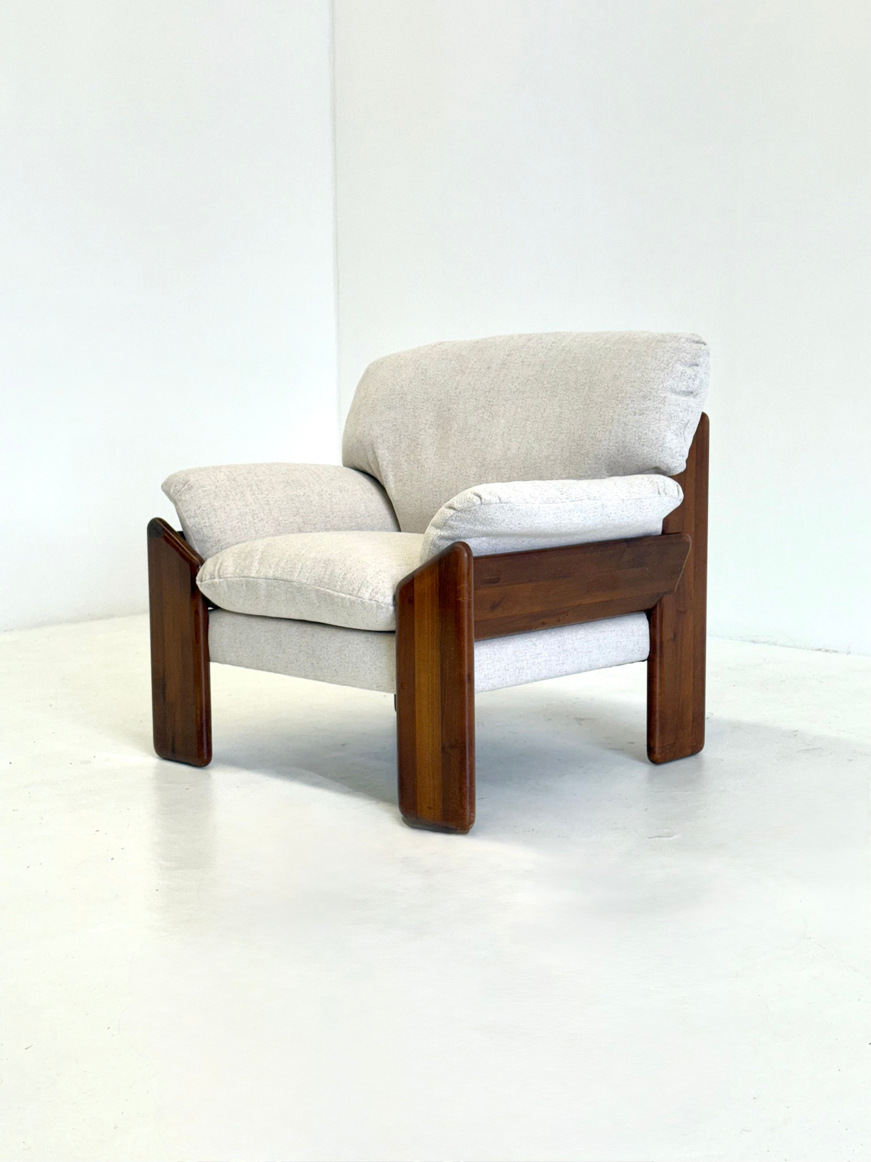 Crème_Sapporo_armchair_from_Mario_Marenco_by_Mobil_Girgi