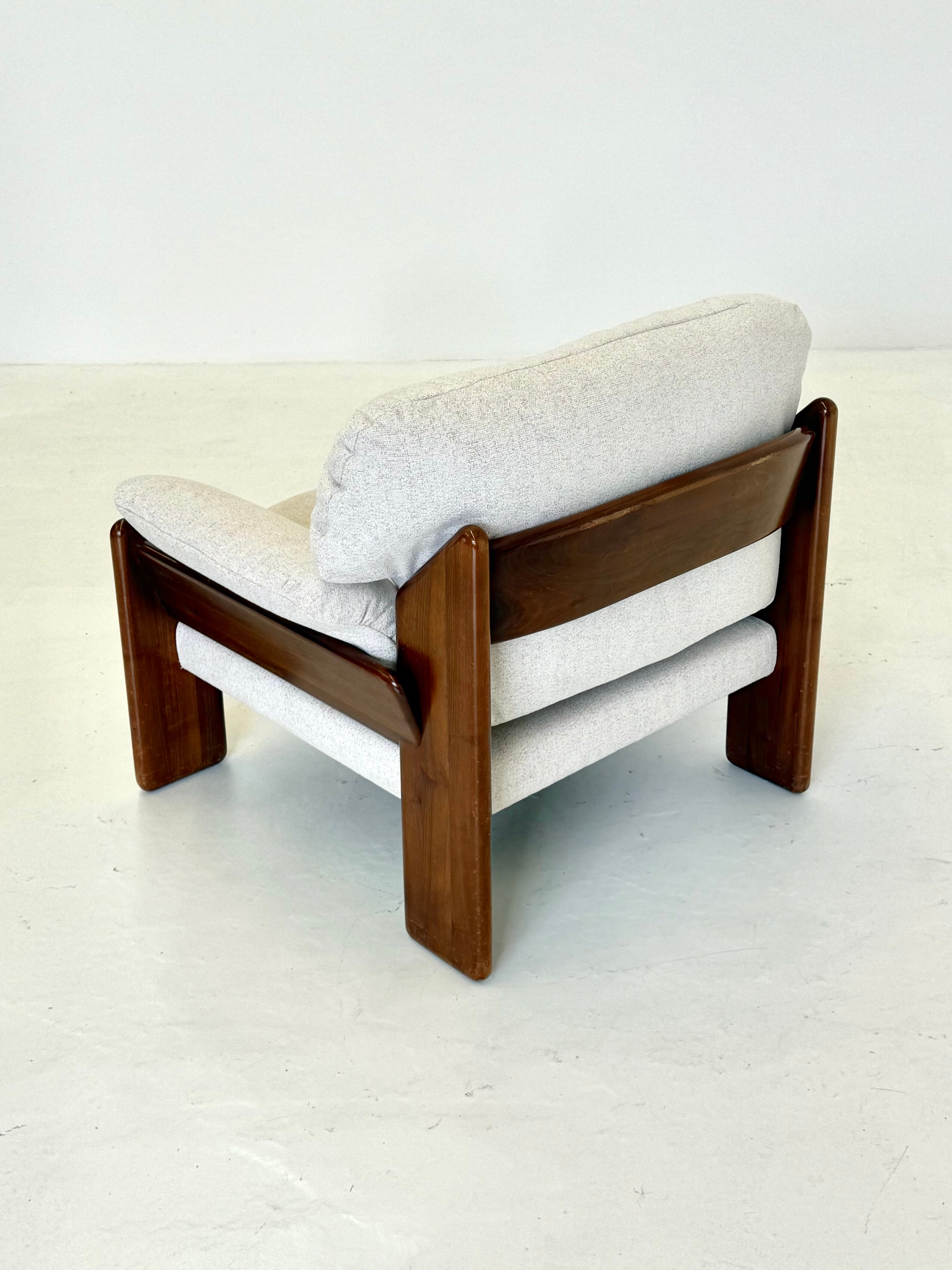 Crème_Sapporo_armchair_from_Mario_Marenco_by_Mobil_Girgi