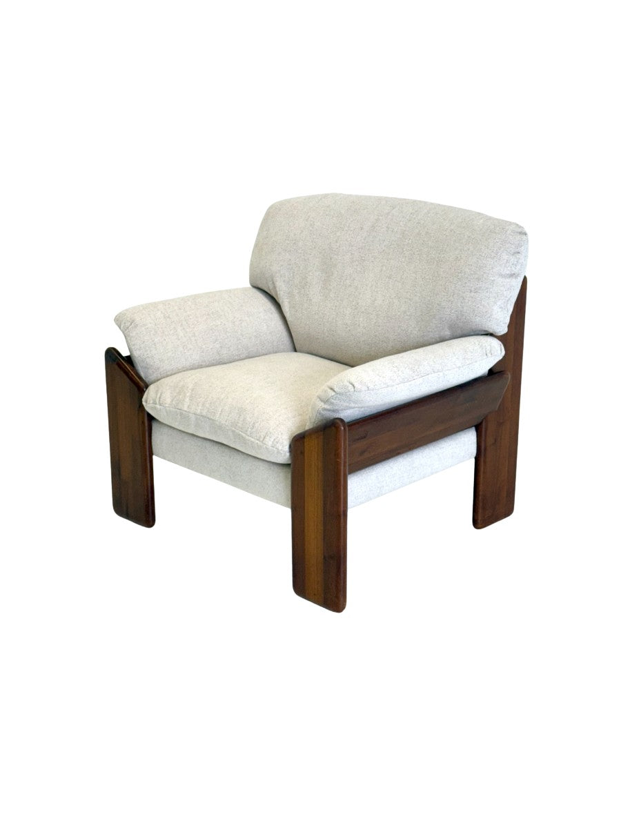 Crème_Sapporo_armchair_from_Mario_Marenco_by_Mobil_Girgi