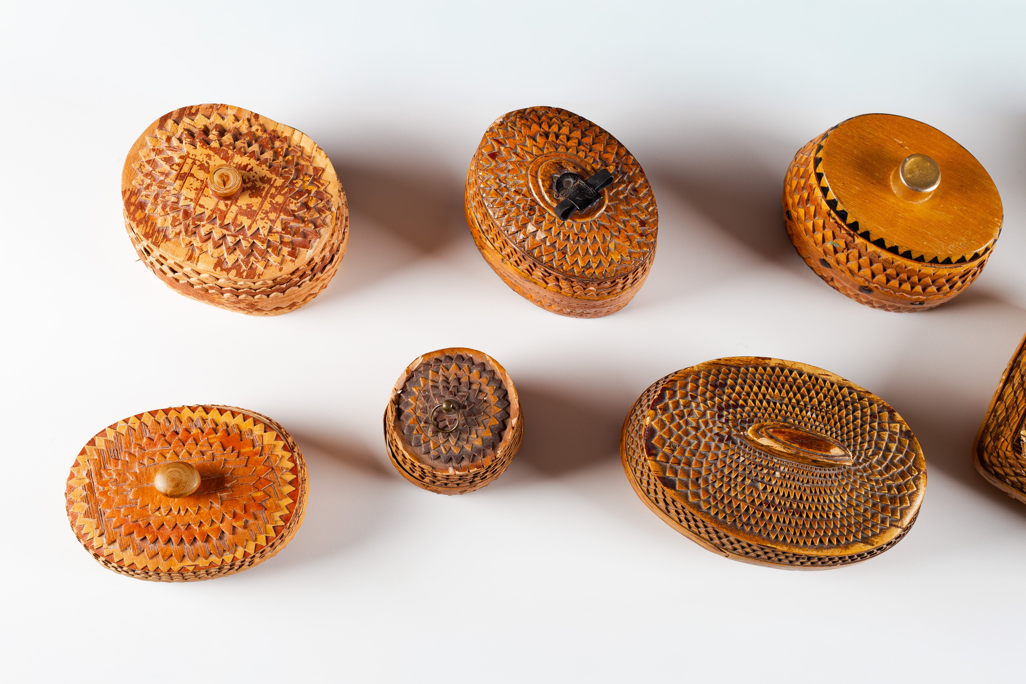 Collection_of_1940s_Finnish_Handwoven_Birch_Bark_Folk_Art_Boxes,_Scandinavian_Design