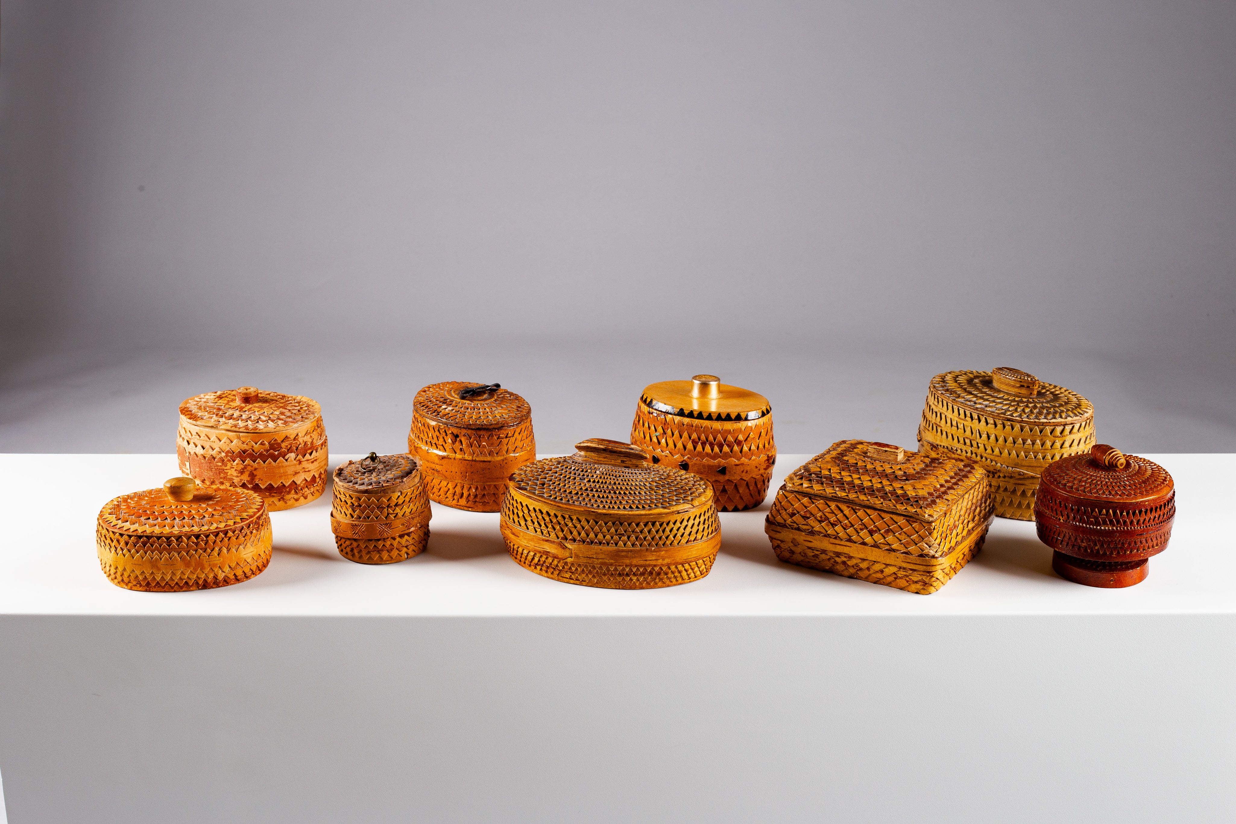 Collection_of_1940s_Finnish_Handwoven_Birch_Bark_Folk_Art_Boxes,_Scandinavian_Design