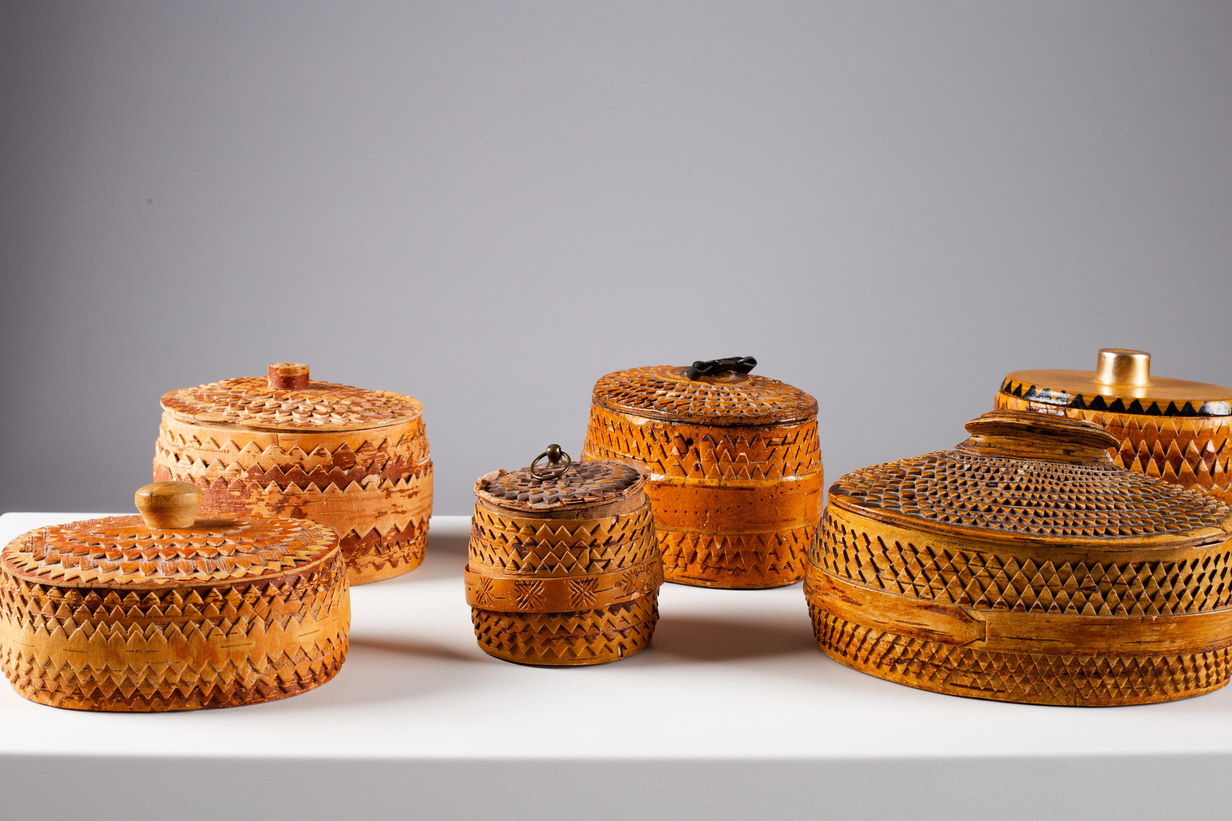 Collection_of_1940s_Finnish_Handwoven_Birch_Bark_Folk_Art_Boxes,_Scandinavian_Design