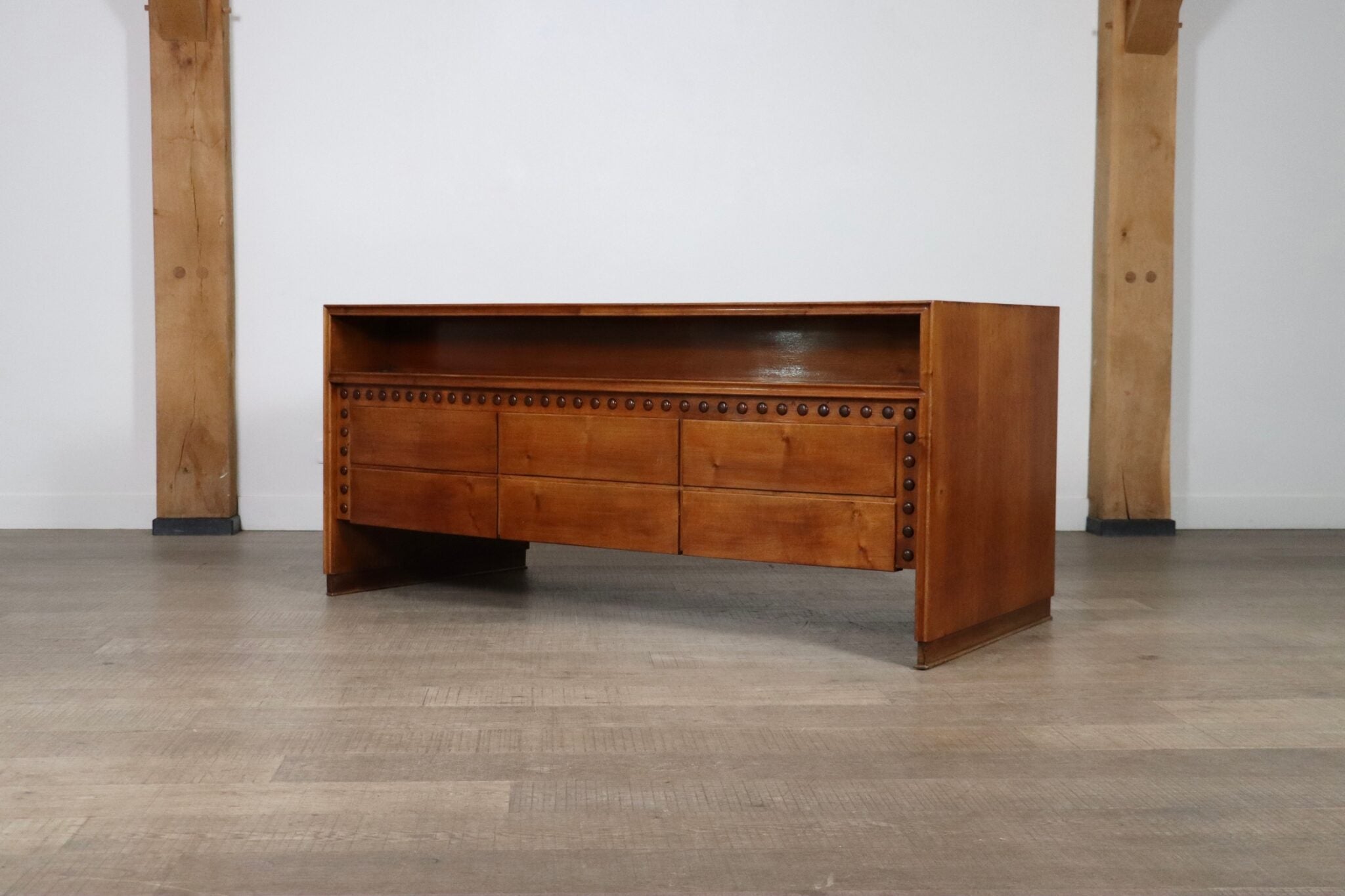Curved_Directors_desk_in_walnut,_Italy_1940s