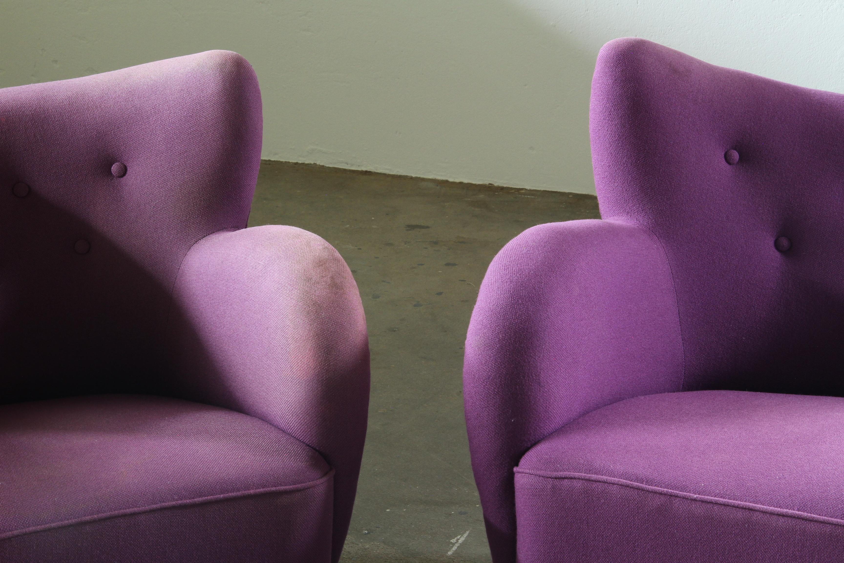 Sculptural_Danish_Mid-Century_Sofa,_Flemming_Lassen_and_Fritz_Hansen_Style,_1940s-1950s
