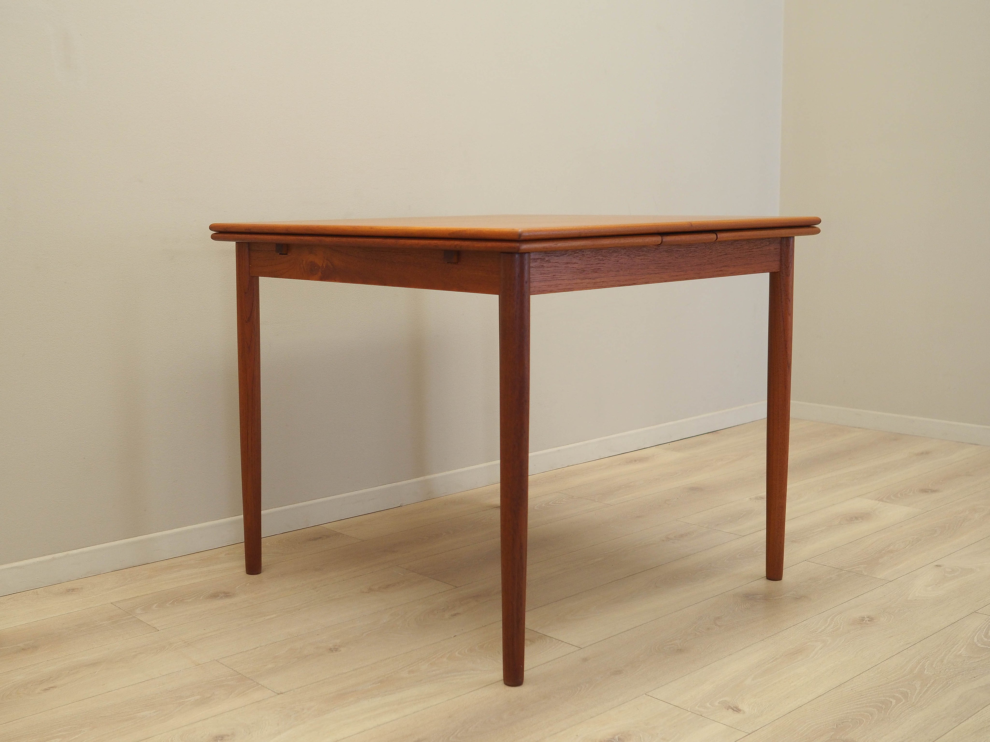 Danish_Dining_Table,_Teak_Wood,_1970s,_Denmark