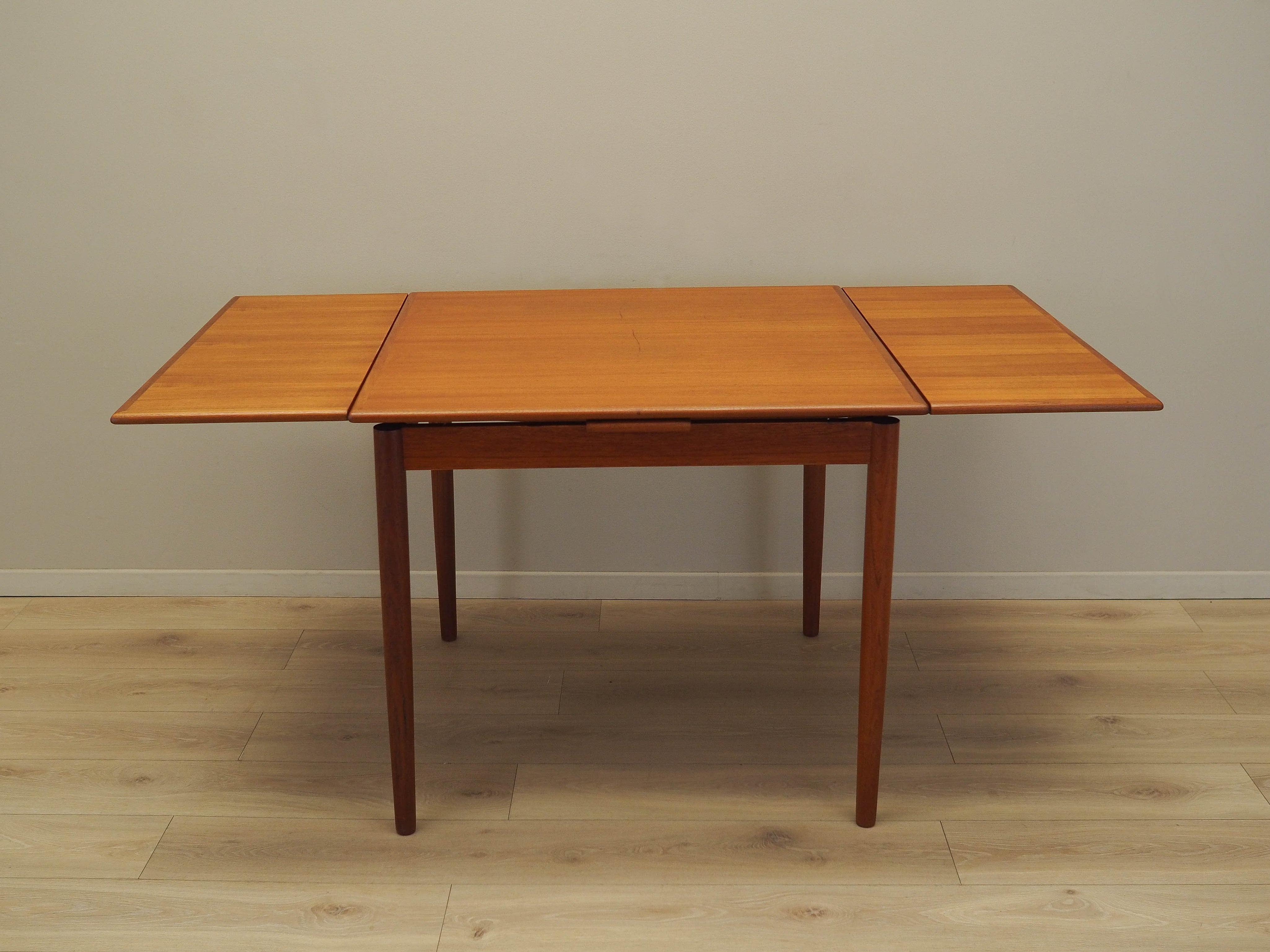 Danish_Dining_Table,_Teak_Wood,_1970s,_Denmark