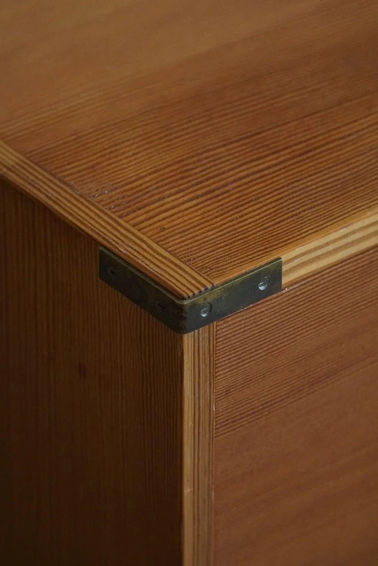 Danish_Mid_Century_Modern,_A_Classic_Chest_of_Drawers_in_Oregon_Pine,_1950s