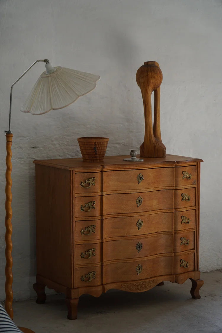 Danish_Mid_Century_Modern_Oak_Chest_of_Drawers,_Scandinavian_Cabinetmaker_Design,_1960s