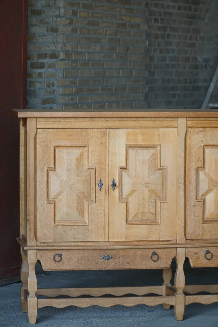 Danish_Mid_Century_Modern_Oak_Sideboard,_Scandinavian_Cabinetmaker_Credenza,_1960s