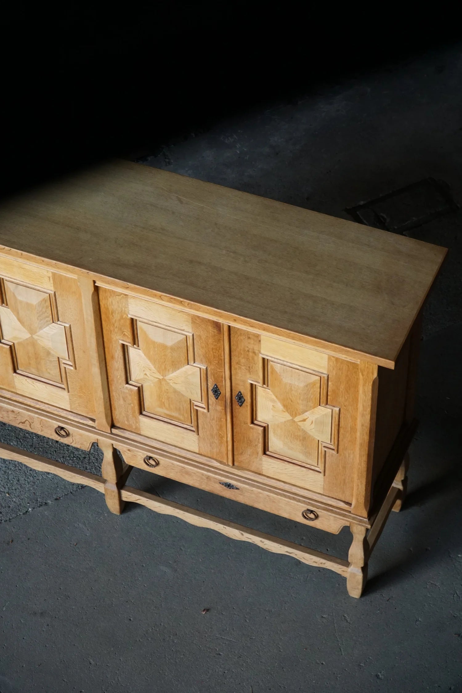 Danish_Mid_Century_Modern_Oak_Sideboard,_Scandinavian_Cabinetmaker_Credenza,_1960s