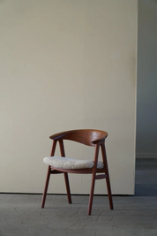 Danish_Midcentury_Armchair_in_Teak_by_Erik_Kirkegaard_for_Høng,_Model_52,_1960s