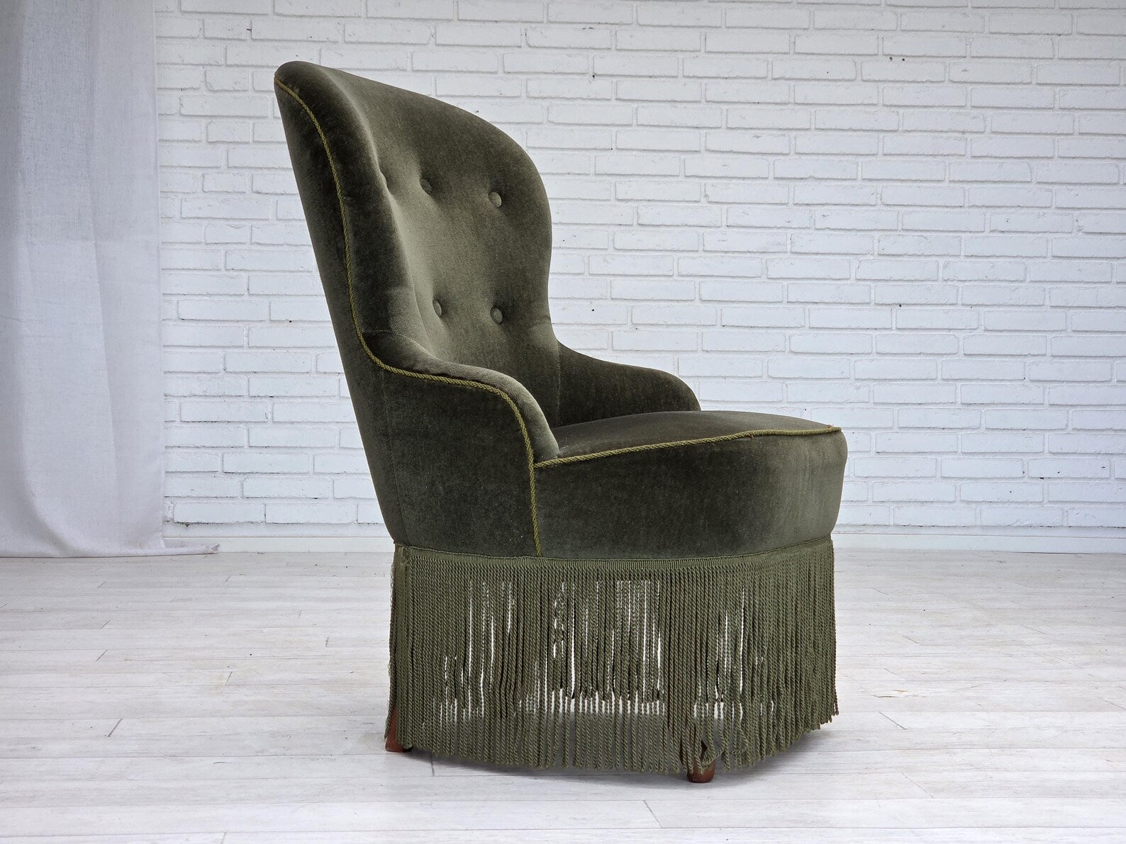 Danish_Modern_Chair,_Solid_Wood_&_Fabric,_Denmark_1970s