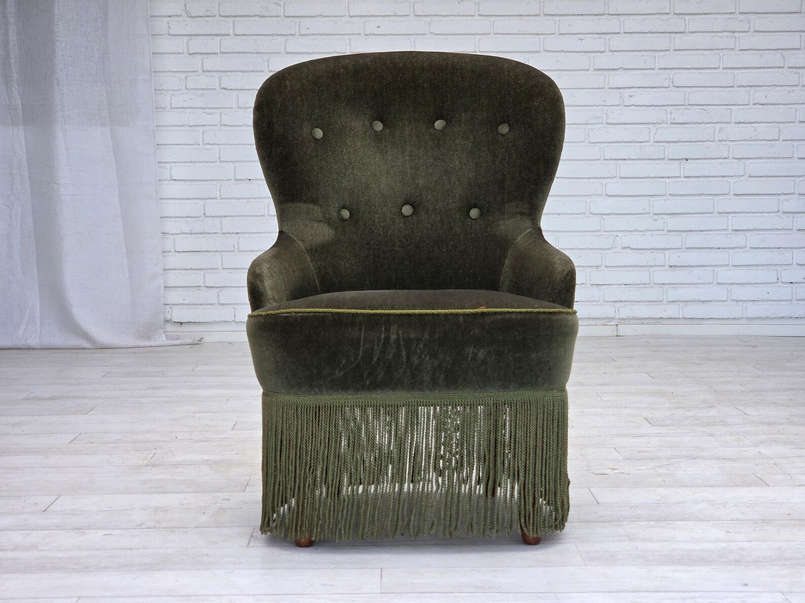 Danish_Modern_Chair,_Solid_Wood_&_Fabric,_Denmark_1970s