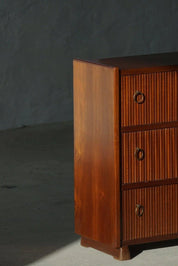 Danish_Modern,_Chest_of_Drawers_in_Mahogany,_Frits_Henningsen,_1940s