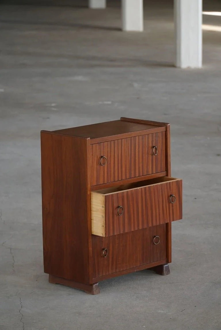 Danish_Modern,_Chest_of_Drawers_in_Mahogany,_Frits_Henningsen,_1940s