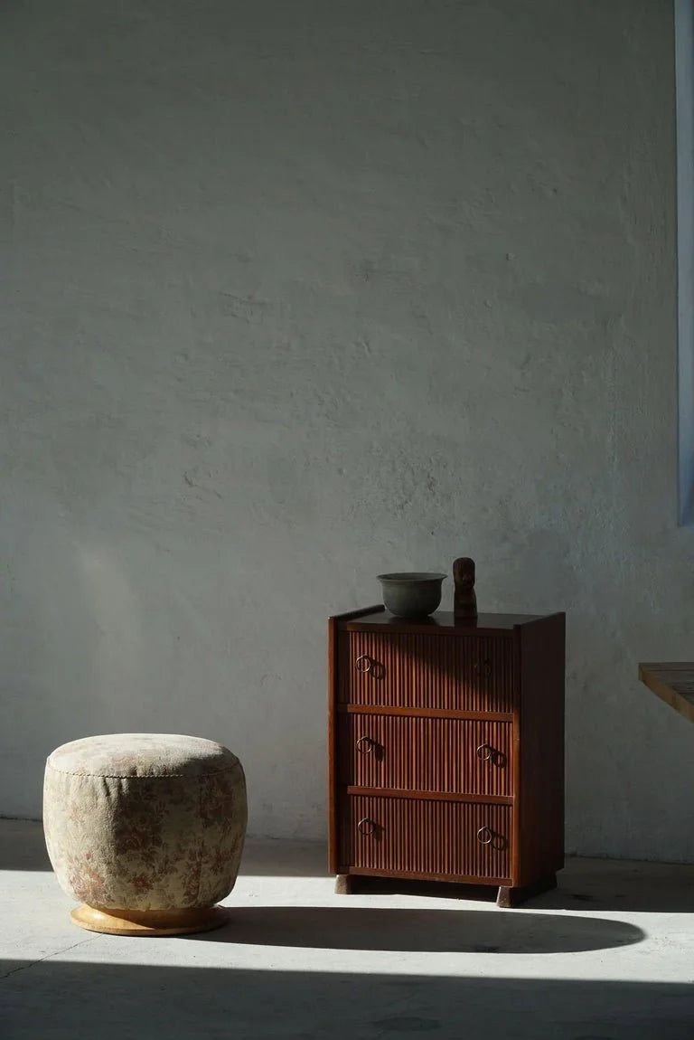 Danish_Modern,_Chest_of_Drawers_in_Mahogany,_Frits_Henningsen,_1940s