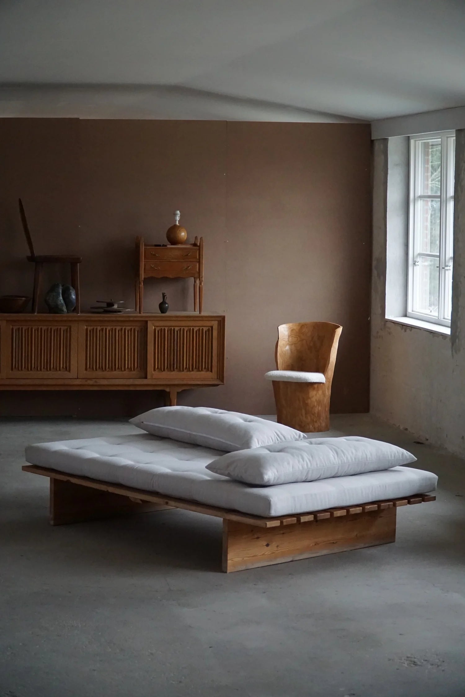 Danish_Modern_Daybed,_Reupholstered,_Made_in_Pine,_by_Nyt_i_Bo,_1970s