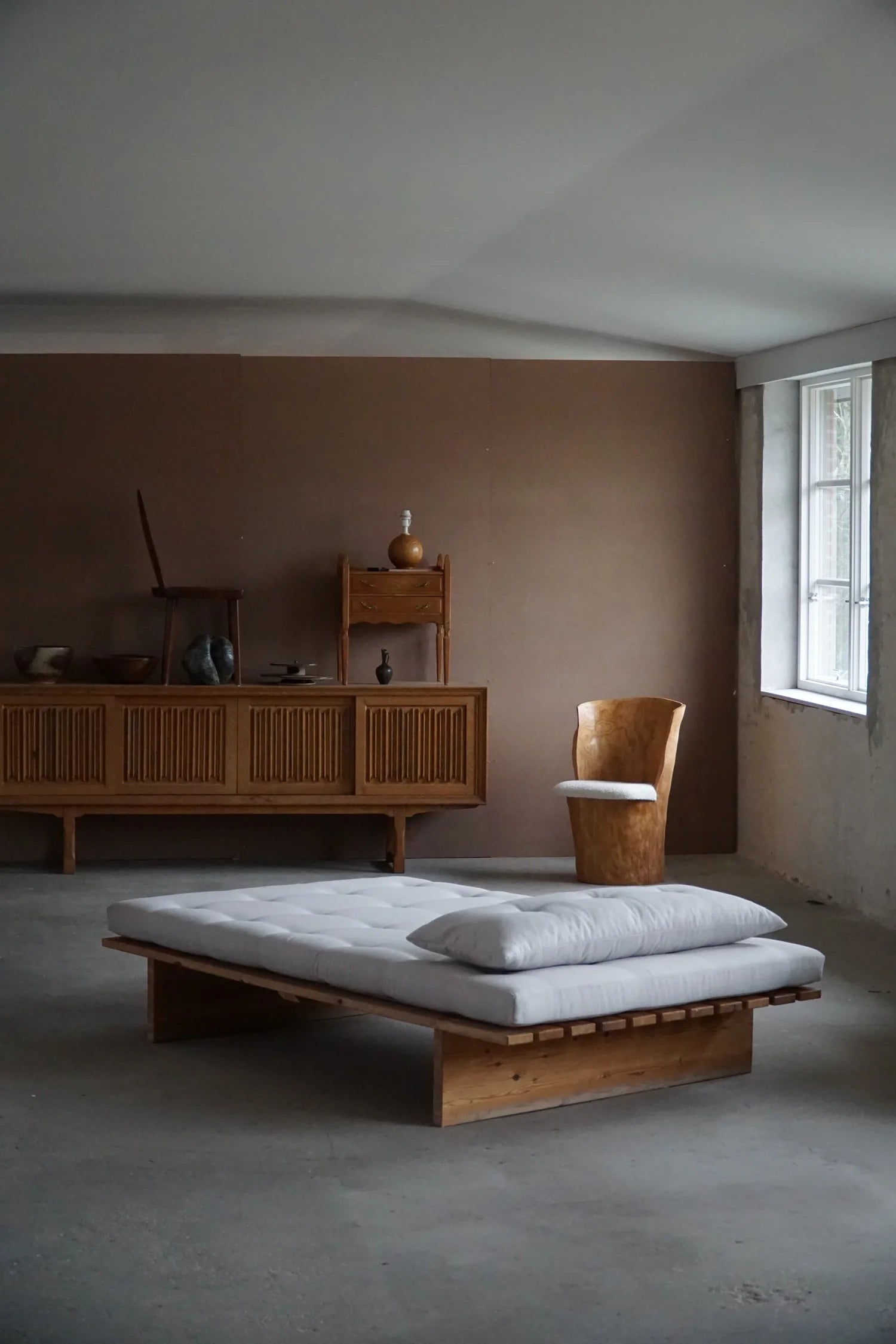 Danish_Modern_Daybed,_Reupholstered,_Made_in_Pine,_by_Nyt_i_Bo,_1970s