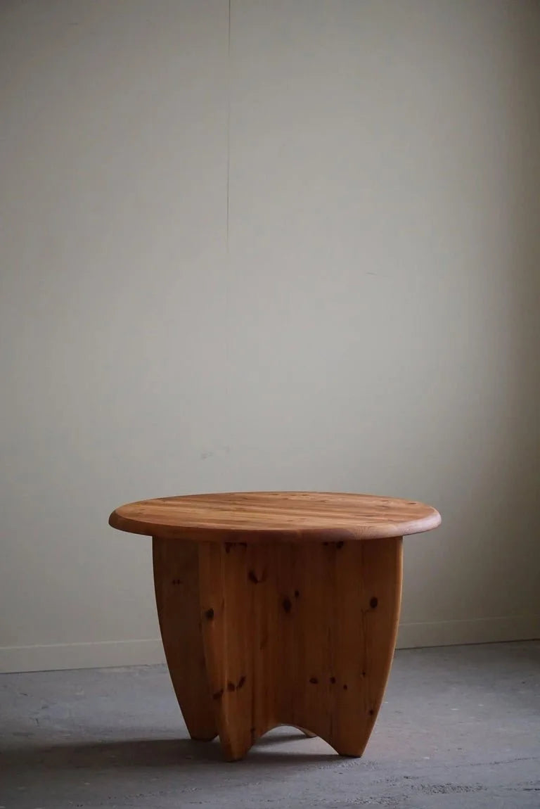Danish_Modern_Round_Coffee_Table_in_Solid_Pine,_Rainer_Daumiller_Style,_1970s