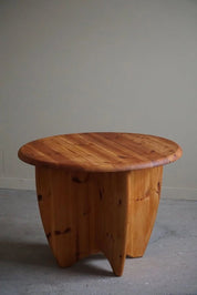 Danish_Modern_Round_Coffee_Table_in_Solid_Pine,_Rainer_Daumiller_Style,_1970s