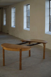Danish_Modern,_Round_Dining_Table_in_Oak_with_3_Extensions,_Mid_Century,_1960s