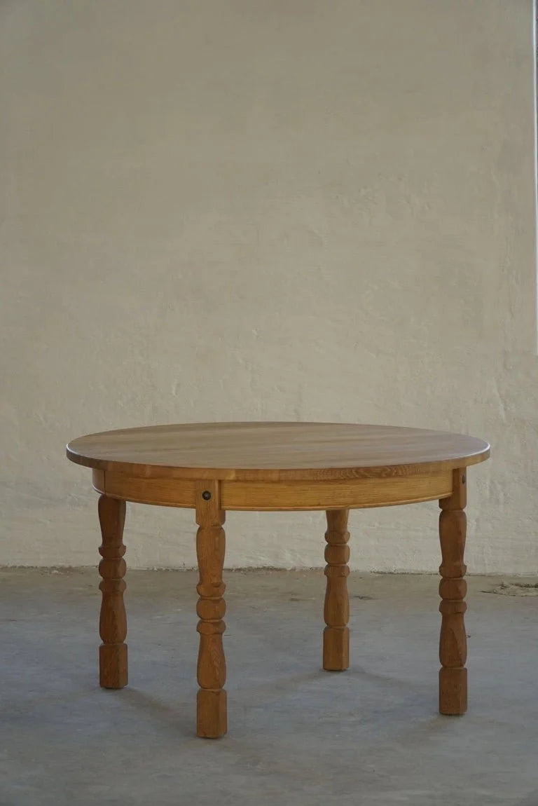 Danish_Modern,_Round_Dining_Table_in_Oak_with_3_Extensions,_Mid_Century,_1960s