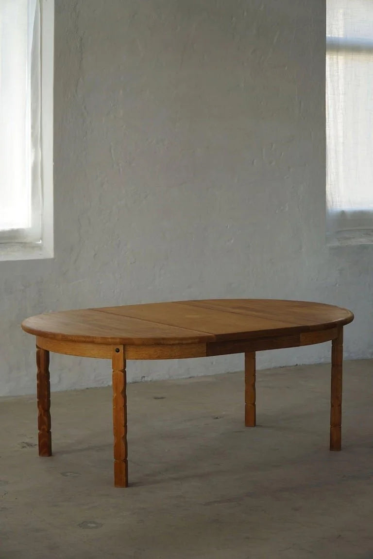 Danish_Modern,_Round_Dining_Table_in_Oak_with_Two_Extensions,_Mid_Century,_1960s