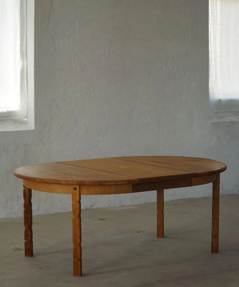 Danish_Modern,_Round_Dining_Table_in_Oak_with_Two_Extensions,_Mid_Century,_1960s
