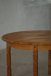 Danish_Modern,_Round_Dining_Table_in_Oak_with_Two_Extensions,_Mid_Century,_1960s