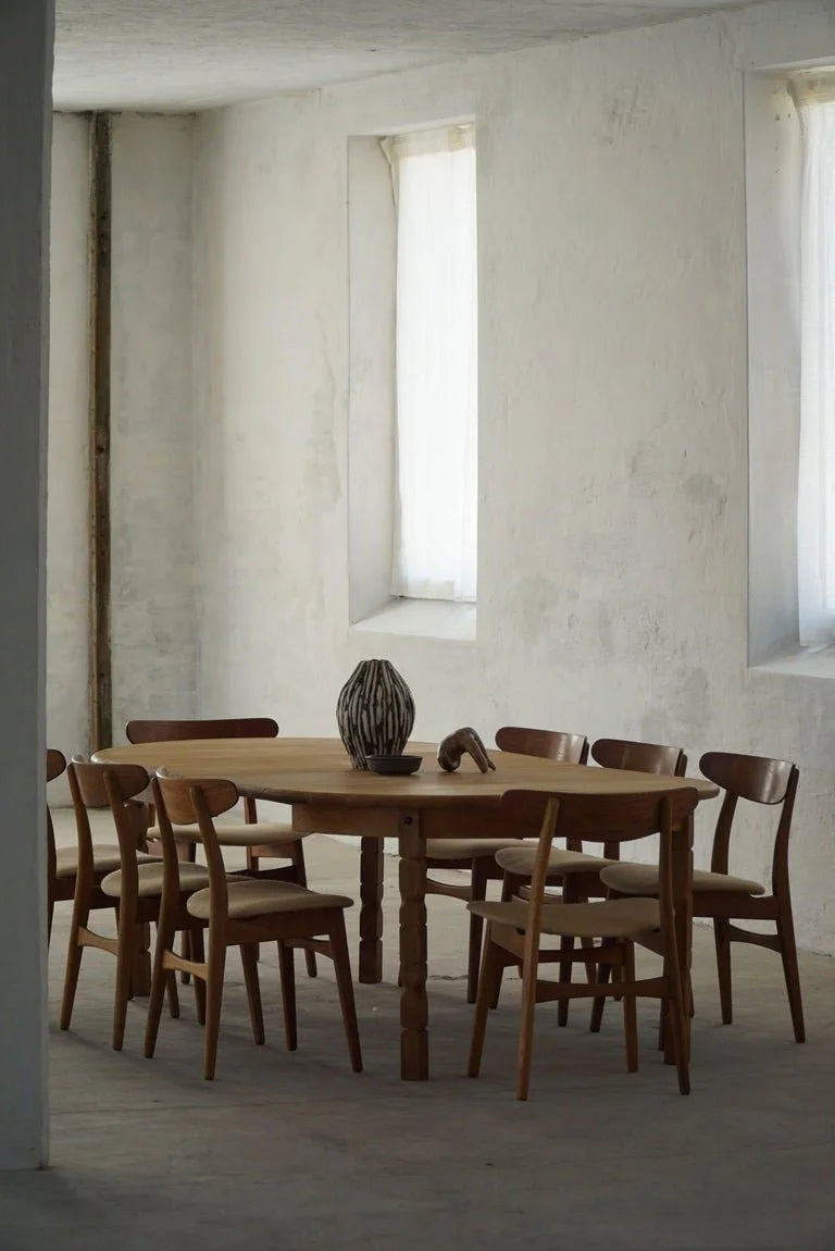 Danish_Modern,_Round_Dining_Table_in_Oak_with_Two_Extensions,_Mid_Century,_1960s