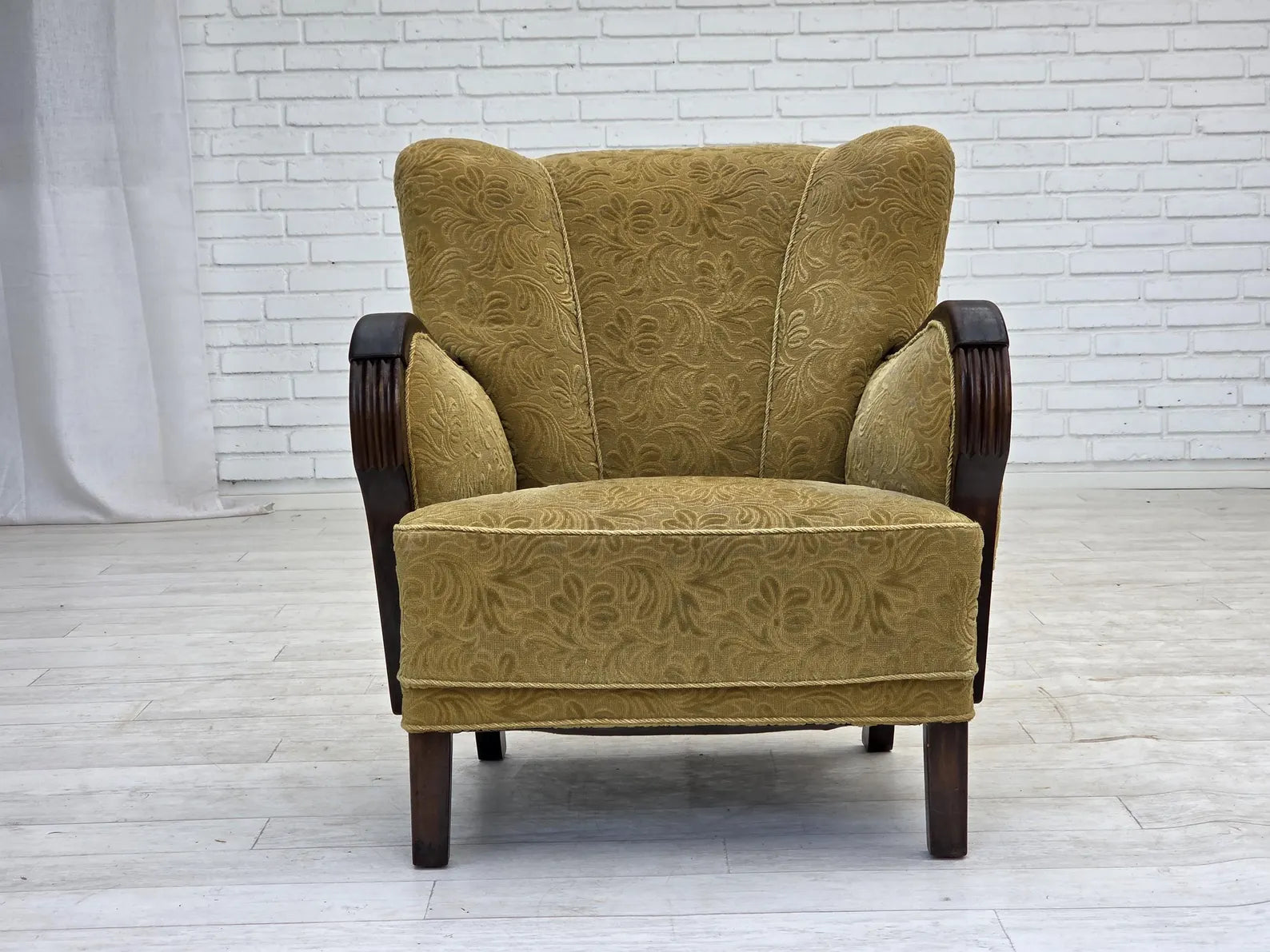 Danish_Modern_Armchair,_Scandinavian_Upholstered_Seating,_1960s_Denmark