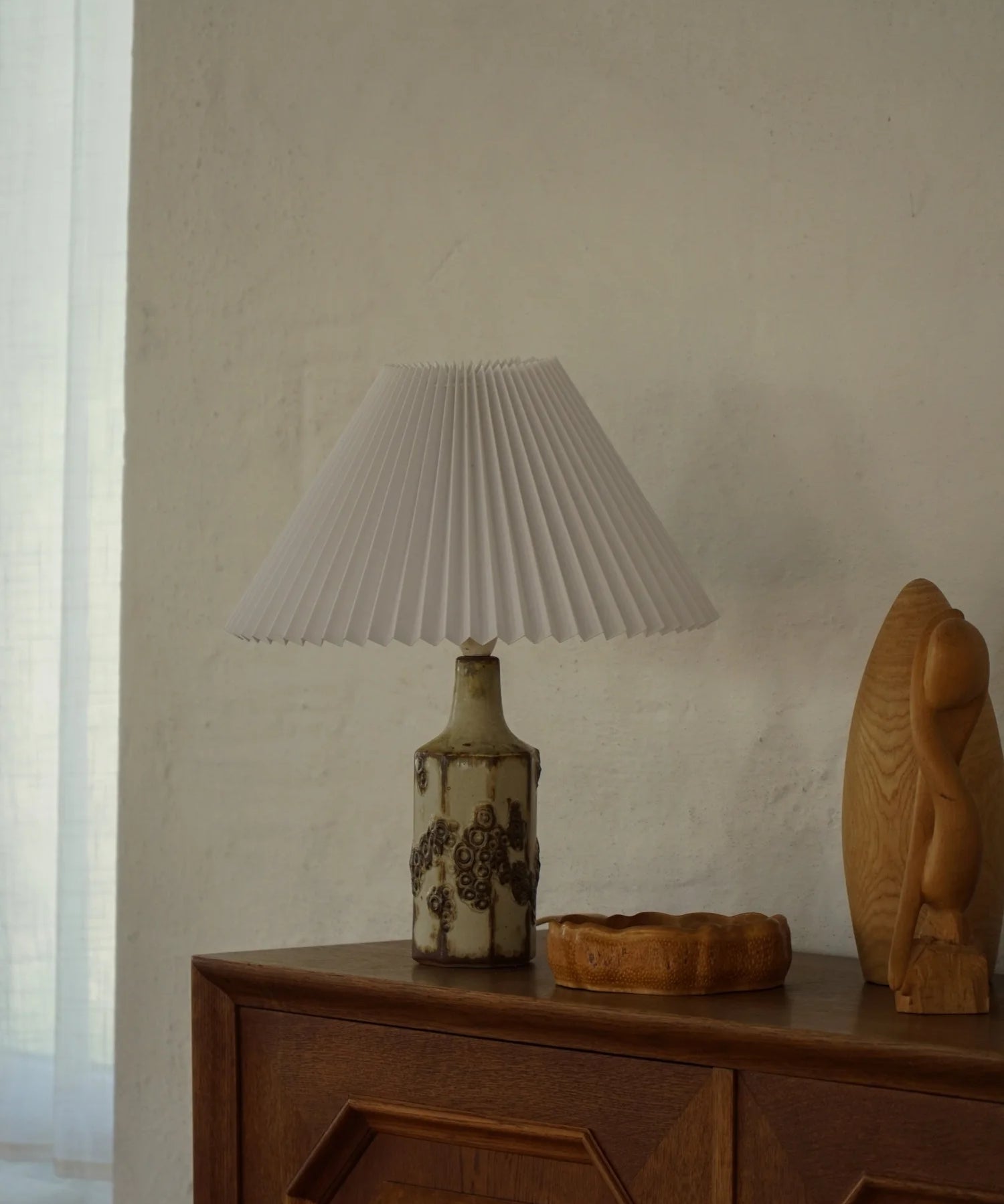 Danish_Modern_Stoneware_Table_Lamp_in_Earth_Tones,_Scandinavian_Ceramic_Lighting,_1960s