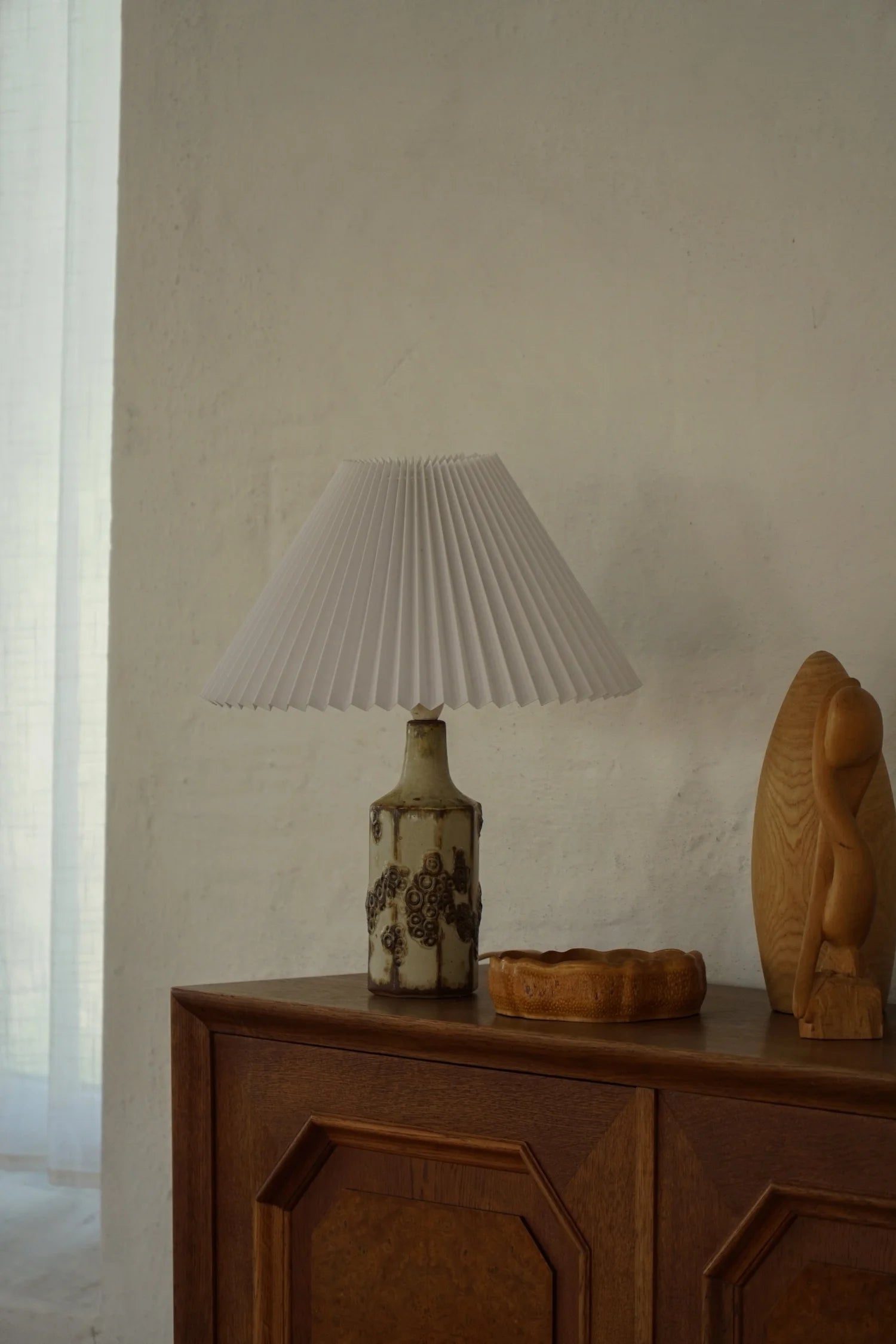 Danish_Modern_Stoneware_Table_Lamp_in_Earth_Tones,_Scandinavian_Ceramic_Lighting,_1960s