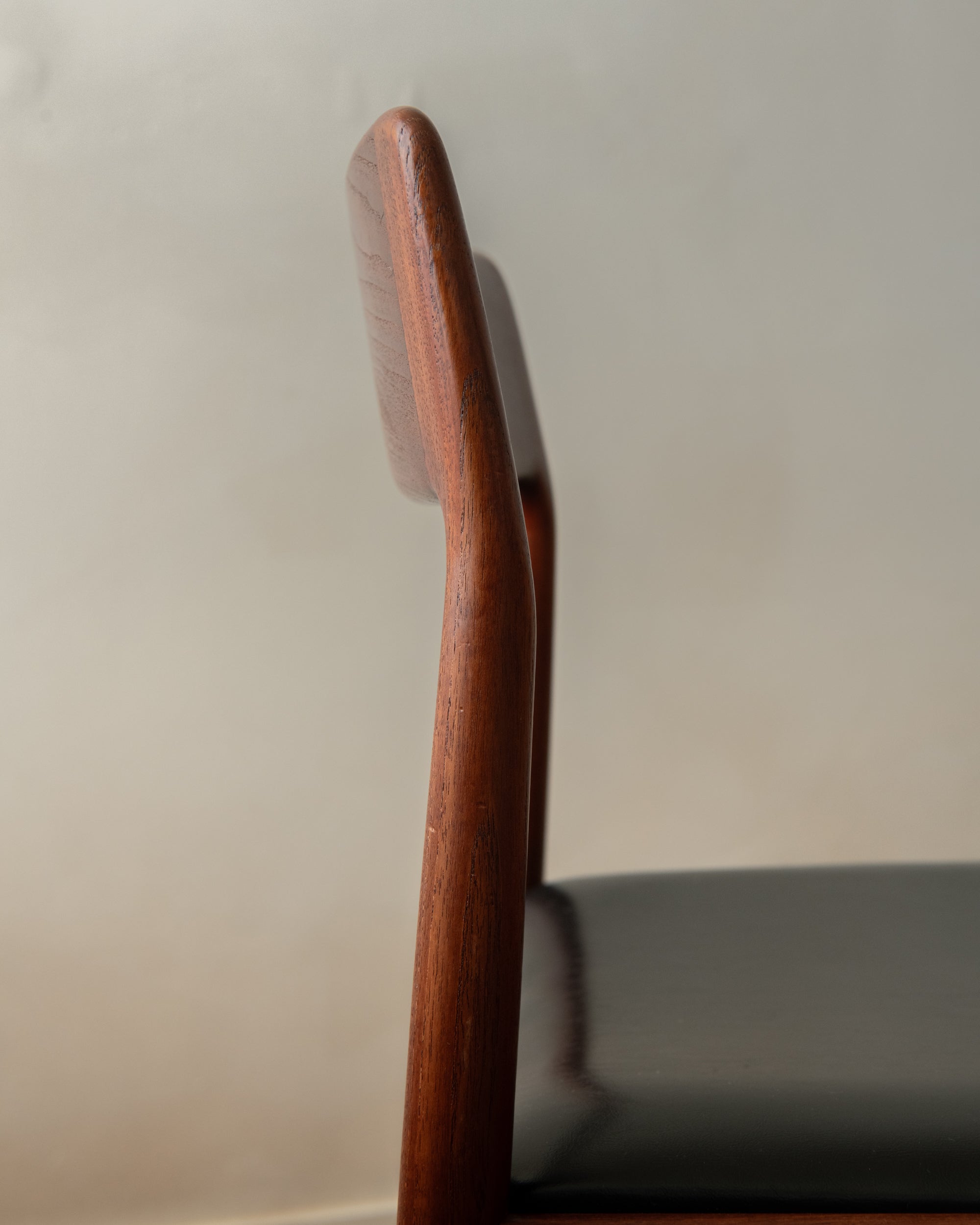 Set_of_5_Johannes_Nørgaard_Teak_Dining_Chairs_for_Nørgaards_Møbelfabrik,_Denmark,_1960s