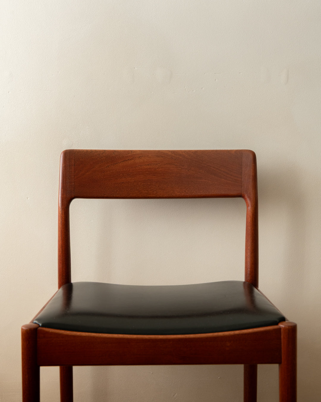 Set_of_5_Johannes_Nørgaard_Teak_Dining_Chairs_for_Nørgaards_Møbelfabrik,_Denmark,_1960s