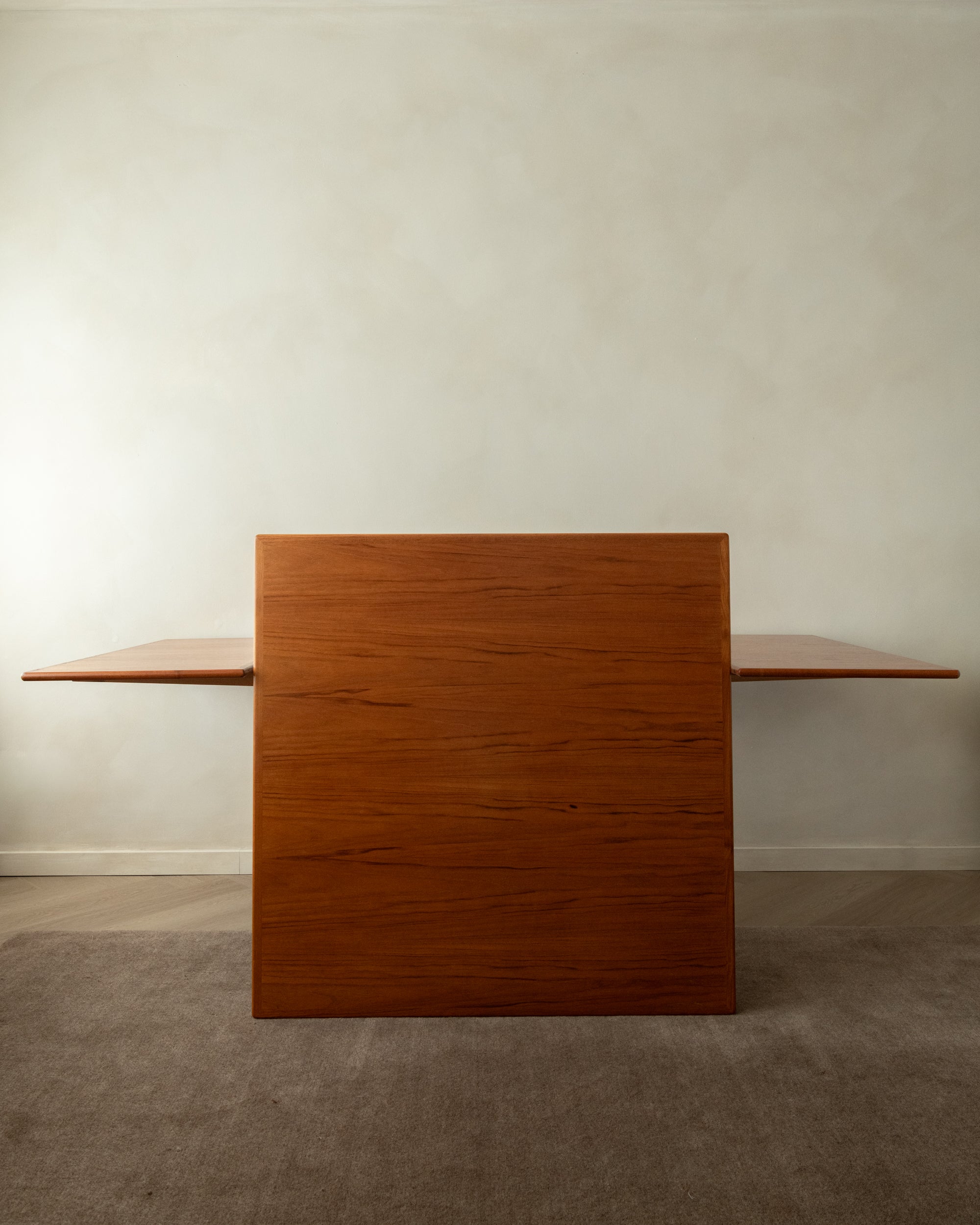 AM_Møbler_Model_24_Extendable_Teak_Dining_Table,_Denmark,_1960s