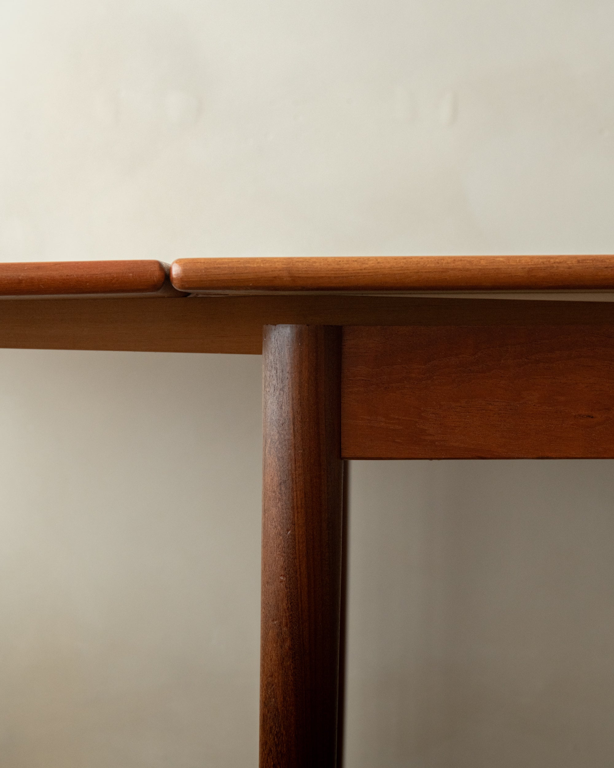 AM_Møbler_Model_24_Extendable_Teak_Dining_Table,_Denmark,_1960s
