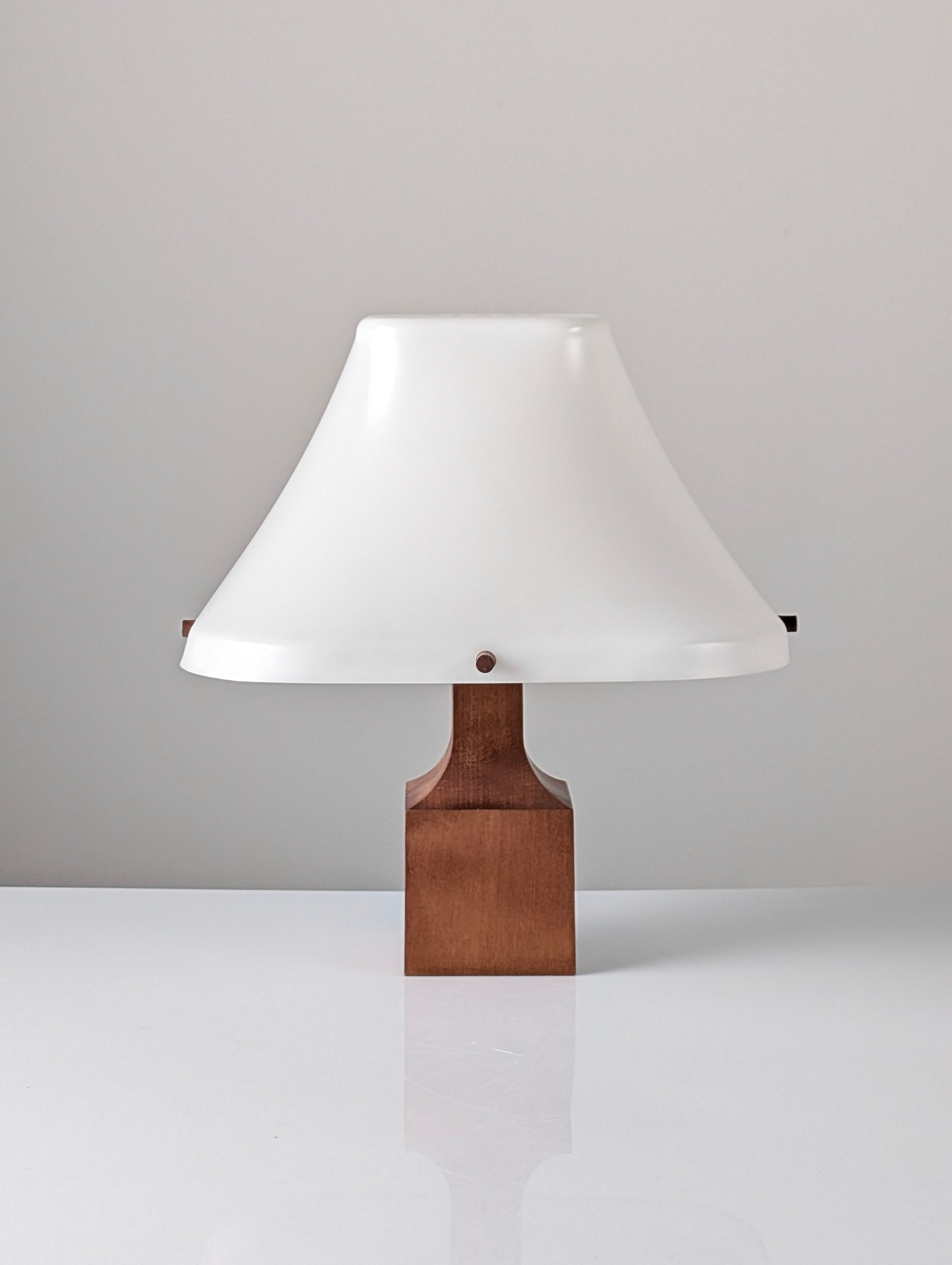 Danish_Modern_Teak_Table_Lamp_with_Pagoda_Acrylic_Shade,_1960s