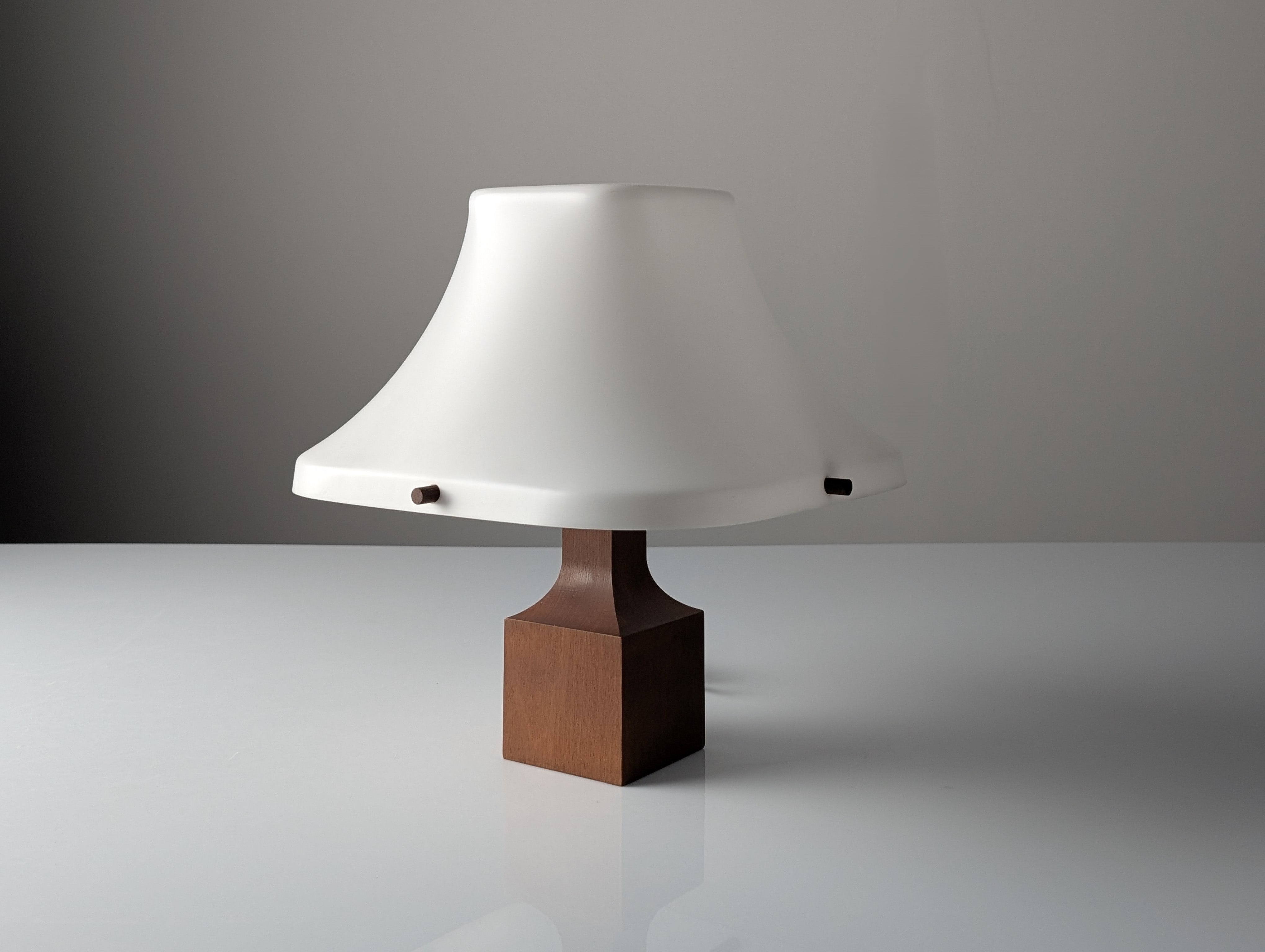 Danish_Modern_Teak_Table_Lamp_with_Pagoda_Acrylic_Shade,_1960s