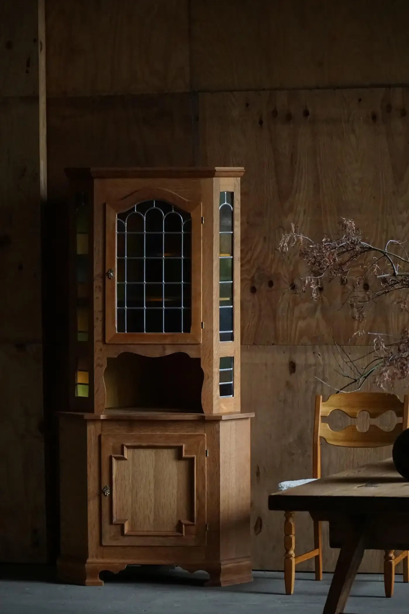 Danish_Oak_Corner_Cabinet_with_Leaded_Stained_Glass,_1940s