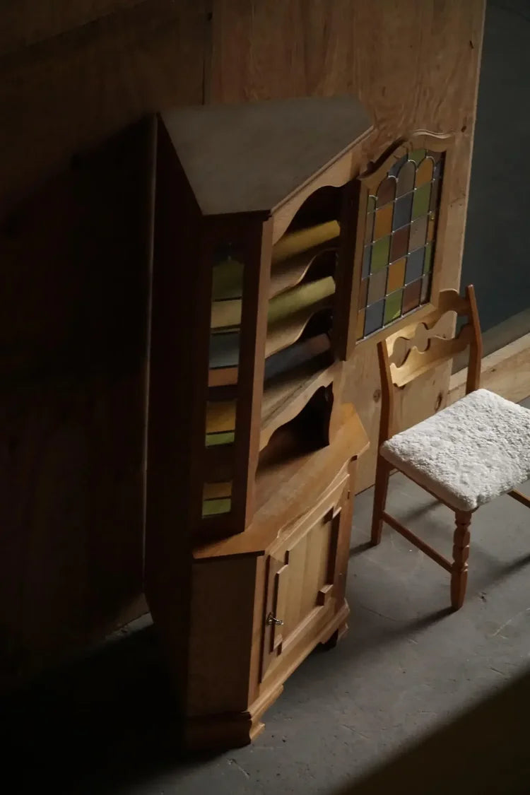 Danish_Oak_Corner_Cabinet_with_Leaded_Stained_Glass,_1940s