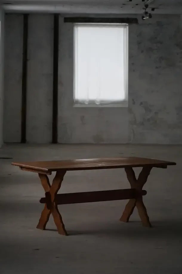 Danish_Oak_Dining_Table_with_Cross_Base,_Scandinavian_Modern_Design
