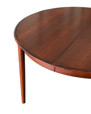 Vintage_Extendable_Rosewood_Dining_Table_with_3_Extensions,_Mid_Century_Modern_Scandinavian_Design