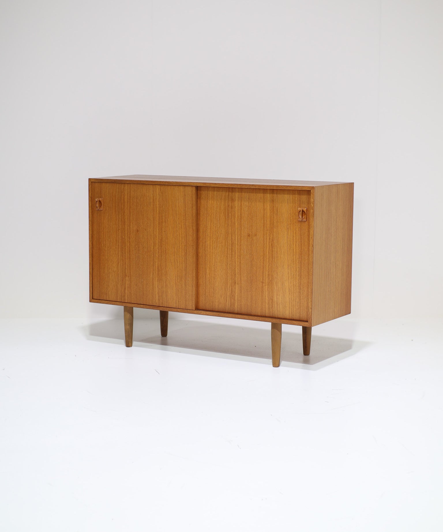 Danish_sidebaord_teak_1960s_TV_cabinet