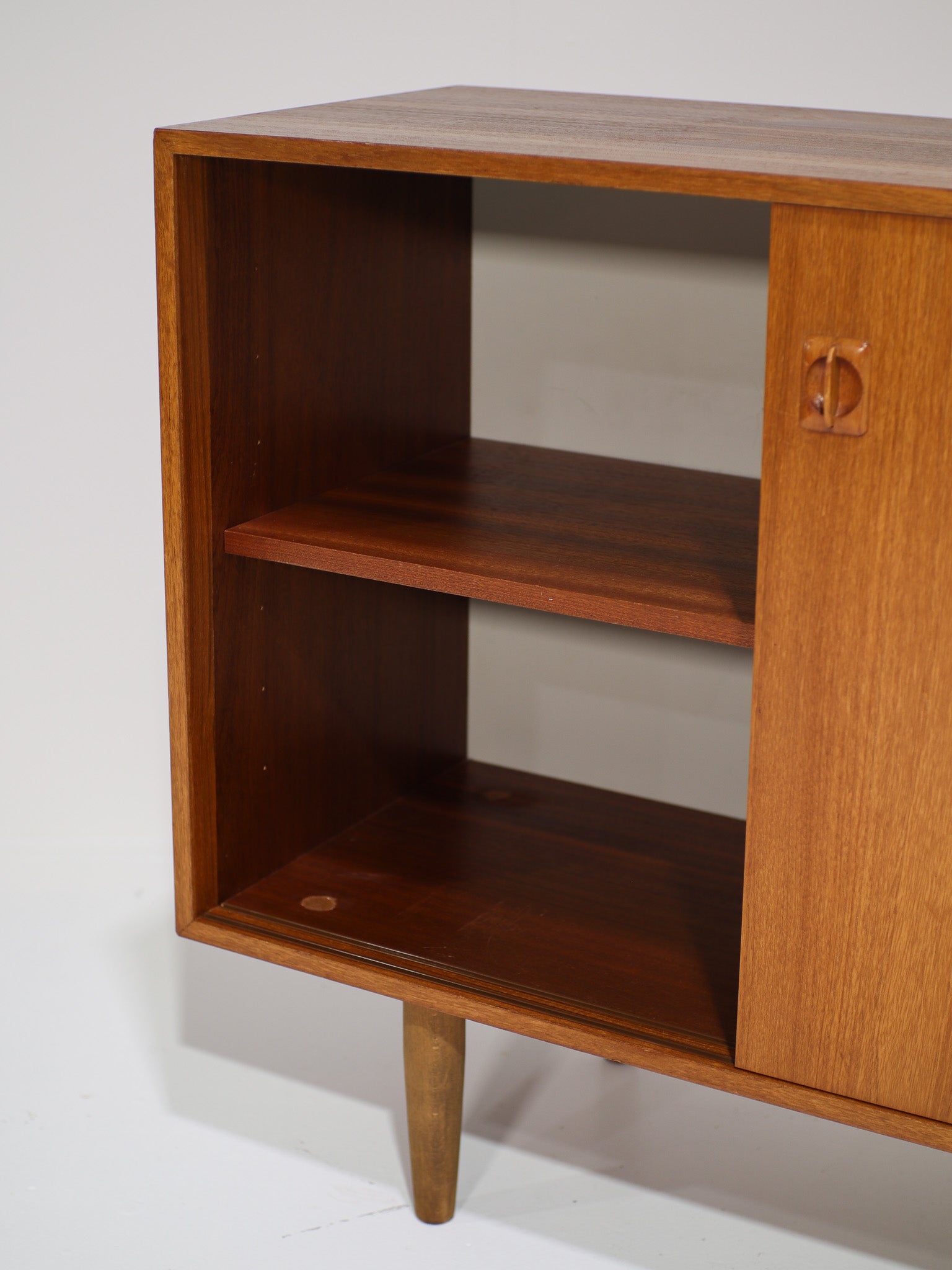 Danish_sidebaord_teak_1960s_TV_cabinet