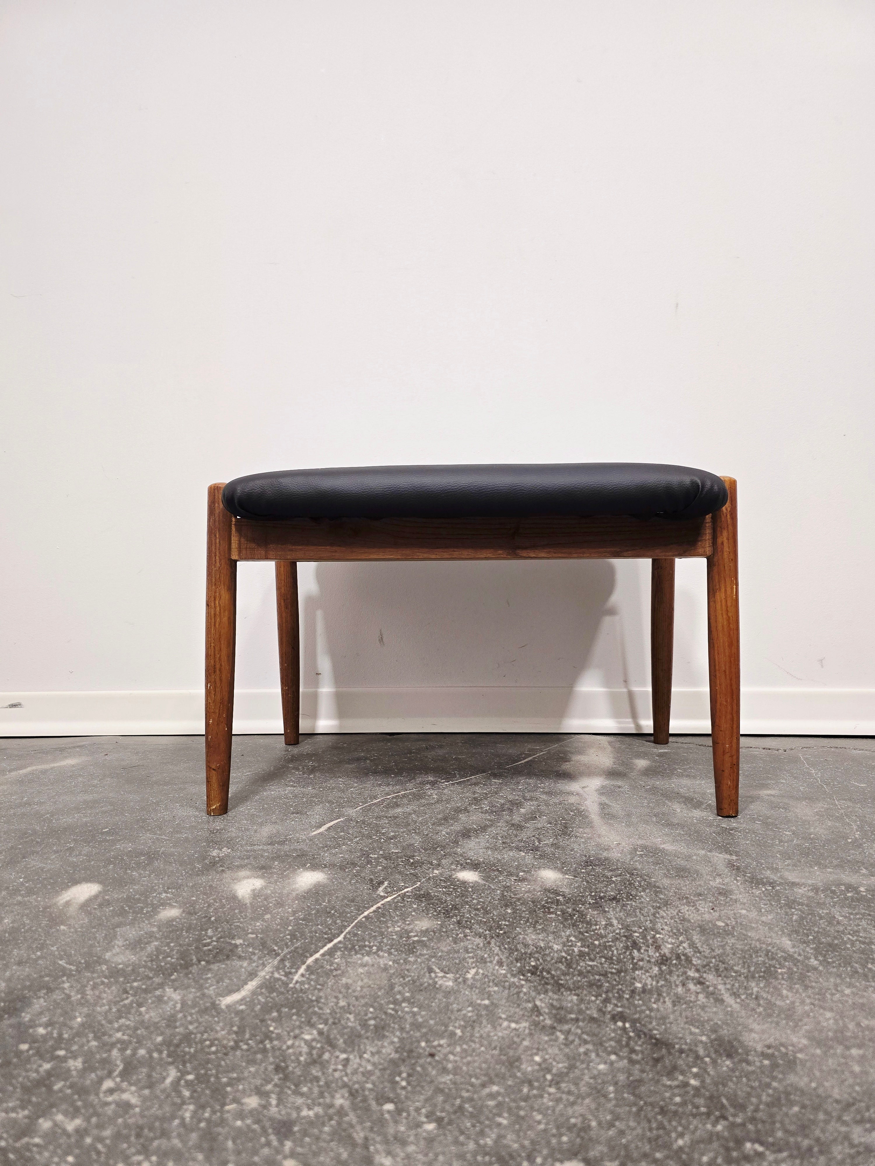 Vintage_Danish-Style_Stool_in_Black_Faux_Leather_and_Wood,_Scandinavian_Design,_1970s