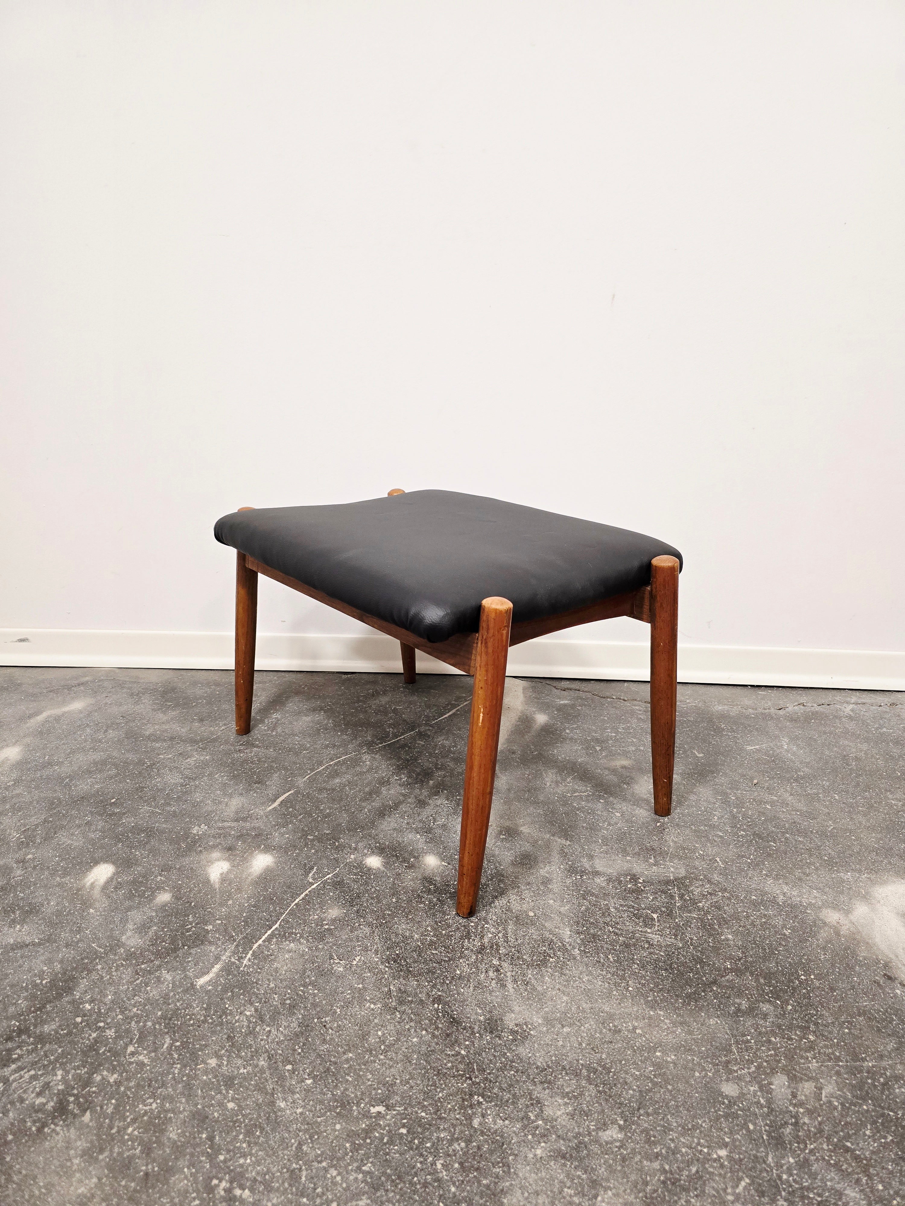 Vintage_Danish-Style_Stool_in_Black_Faux_Leather_and_Wood,_Scandinavian_Design,_1970s