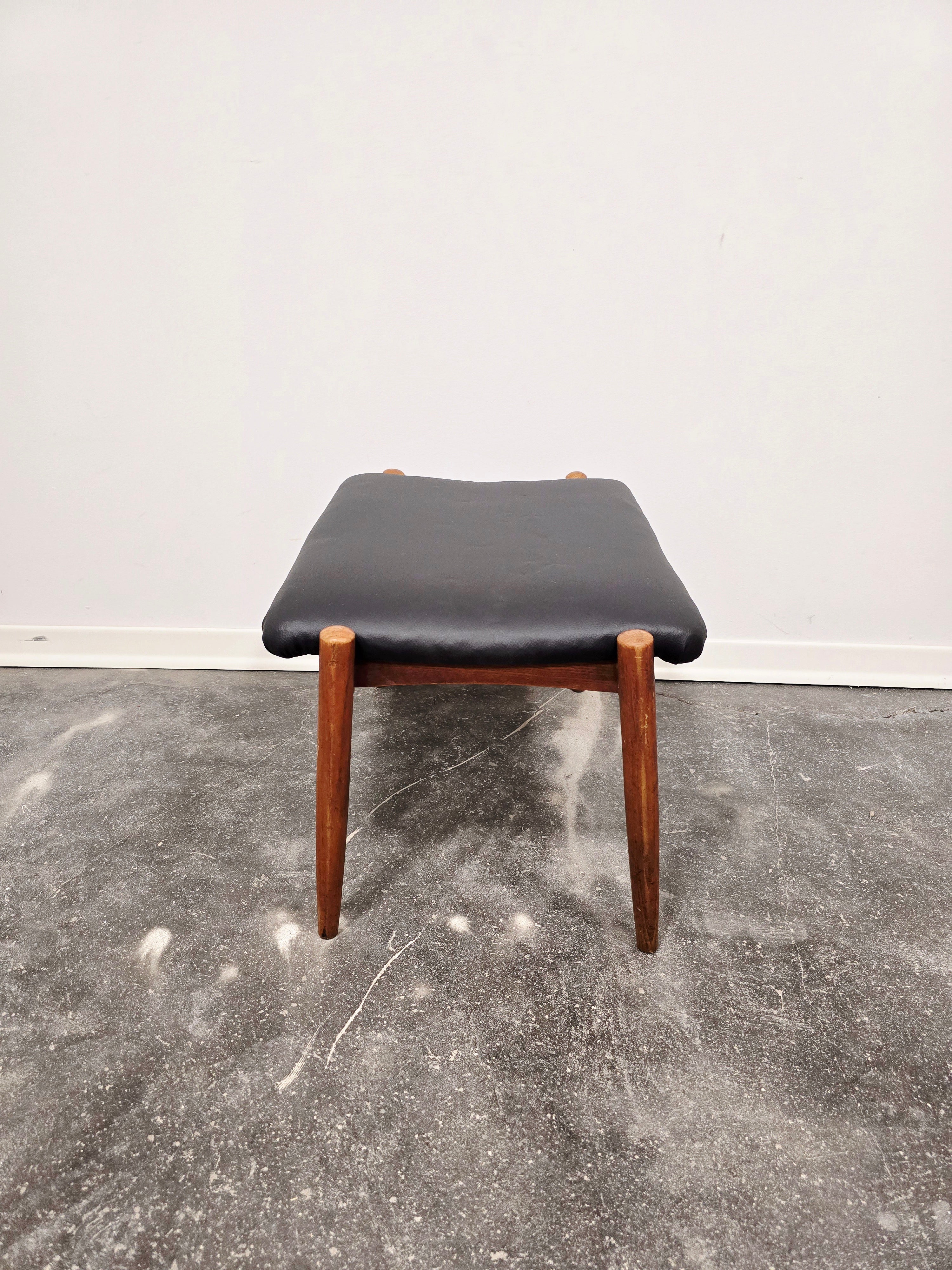 Vintage_Danish-Style_Stool_in_Black_Faux_Leather_and_Wood,_Scandinavian_Design,_1970s